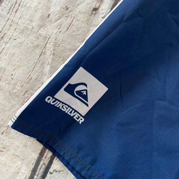 Quicksilver Mens NFL New England Patriots Swim Trunks Board Shorts Bathing Suit - Picture 5 of 10